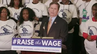 Led by Bernie Sanders, Democrats Introduce $15 Minimum Wage Bill