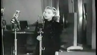 judy garland sings  over the rainbow (1943)