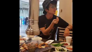 Lee Joon Gi enjoying the food #2 이준기 먹어고 마셔