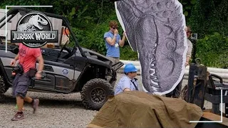 Chris Pratt's Video Diaries: Indominus Paddock | Behind The Scenes | Jurassic World