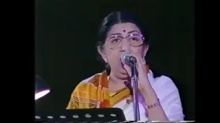 pyar Kiya to darna kya, song ,Lata Mangeshkar - Medley Part 1 of 2 (Live Performance)