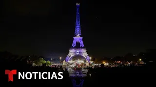 La Torre Eiffel se ilumina con los colores de Israel