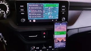 Conectare Waze și Google maps direct pe display-ul masinii prin Android Auto.