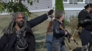 The Walking Dead 7x16 - Shiva Saves Carl