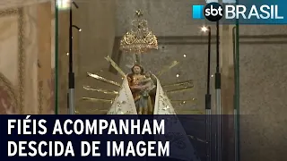 Fiéis acompanham descida da imagem de Nossa Senhora durante Círio de Nazaré | SBT Brasil (09/10/21)