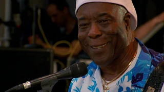 Buddy Guy with Jonny Lang & Ronnie Wood - Five long Years (Crossroads Guitar Festival 2010)