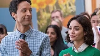 Powerless Shows How Weird Life Would Be in a World With DC Superheroes - Comic Con 2016