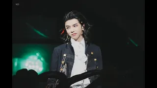 [Vertical close up] Airplane Mode《飞行模式》- Hua Chenyu 《华晨宇》 051221 Mars Concert 《2021火星演唱会》Fancam Live