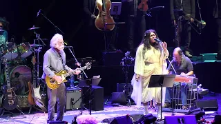 Bob Weir & Wolf Bros ft Brittney Spencer - Looks Like Rain 4-3-22 Radio City Music Hall, NYC