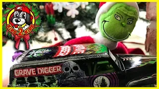How the GRINCH Stole MONSTER JAM Christmas (ft. Grave Digger, Max-D, Scooby Doo & FROZEN 2)
