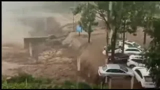 Наводнение в Китае: 30 тыс. пострадавших. Flooding in China: 30 thousand affected.
