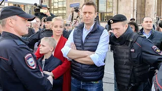 Russia: Opposition leader and Putin critic Alexei Navalny detained in Moscow