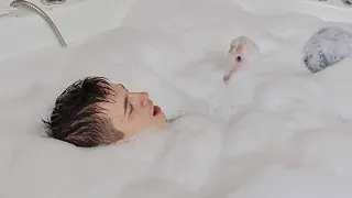 WetLive guys trailer 66: Ruslan Hid under a Layer of Foam, a Lot of Shampoo!