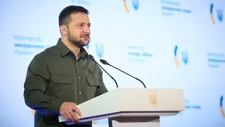 Володимир Зеленський взяв участь у Конференції послів України «Війна і нові горизонти у світі»