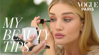 Rosie Huntington-Whiteley's 3-Minute Metallic Eye Makeup | My Beauty Tips | Vogue Paris