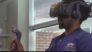 UAH nursing students use new virtual reality tech