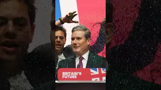 UK's Keir Starmer Glitter-Bombed at Labour Party Conference