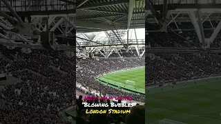 Incredible! 60.000+ singing West Hams “Blowing Bubbles” at London Stadium.