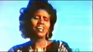 AAMINA CABDUILLAAHI XIRSI IYO HEESTII " WAXBA HAY DABIIBINA, WADKA AAN IS ARAGNEE.... MUSIC ORIGINAL