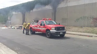 LAFD Fast Response 64 arriving on scene of a Trash Fire