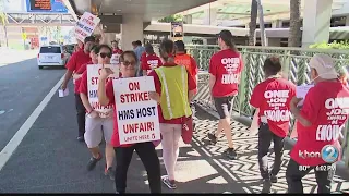 More than 500 food service workers on strike at the airport in Honolulu