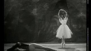 Rare Nureyev & Fonteyn dancing Pas de Deux from Giselle act 2