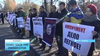 Ukrainians Rally to Sack General Prosecutor: Protesters arrive at president's residene