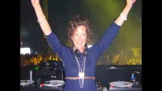 BBC Radio1 Essential Mix - Annie Mac Live @ Privilege Ibiza 08.08.2010 Outtake!