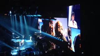 Paul McCartney Performs "Lady Madonna"