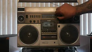 Hitachi TRK-8600e boombox