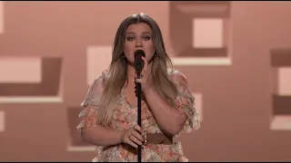 Kelly Clarkson honors Garth Brooks with her rendition of The Dance | The 43rd Kennedy Center Honors