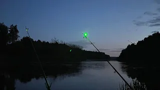 Naktinė ungurių žvejyba dugnine Neryje