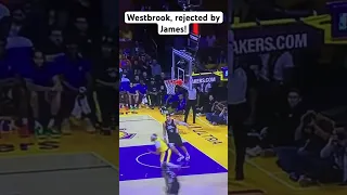 Lakers vs Clippers: Lebron big block on Westbrook