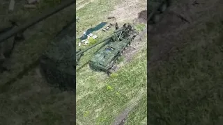 203mm self-propelled artillery fire in position#ukraine #shorts #russia