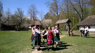 Кривий танець - весняні ігри й пісні у виконанні ансамблю Інституту філології "Роксоланія"