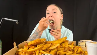 HUGE FISH & CHIPS FEAST🍟🍤Mukbang & lots of gravy😤