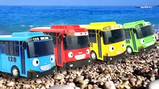 Мультики для детей. Автобус Тайо устроил игры на пляже. Веселые игры в песочнице для малышей