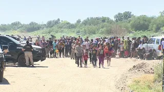 Migrant surge continues in Eagle Pass