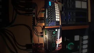 Roland TR8S Hard Techno Live