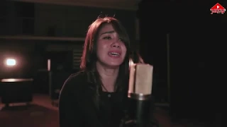 Aku Ingin Cinta Yang Nyata - Betharia Sonatha cover BY Vitri