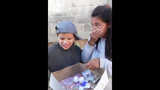 Millonario hace llorar a madre de este niño ciego con autismo.