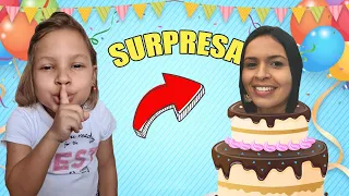 Gatinha das Artes Faz uma Festa de aniversário Surpresa para Mamãe (Happy Birthday Party Surprise )