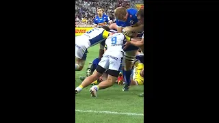 Incredible strength from Evan Roos to power over for DHL Stormers