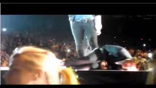 Harry Styles gets hit in the balls- with a shoe