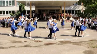 МАЛДІВИ 📚ШКІЛЬНИЙ ВАЛЬС | ПІСНЯ ПРО ШКОЛУ | Пісня на останній дзвоник | Пісня для шкільного вальсу