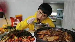 꽃돼지 짜파게티에삼겹살듬뿍 파김치 꿀맛 먹방[korean food]mukbang Eating show