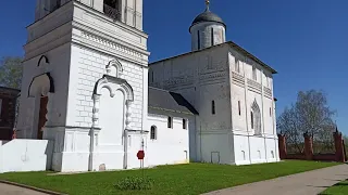 Волоколамск тюрьма вид с фасада, Волоколамский кремль с музеем, всё рядом.