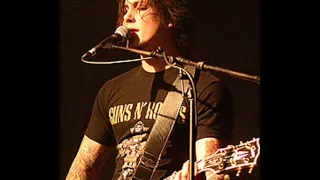 Synyster Gates Singing