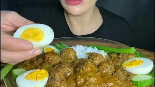 Mukbang eating meatballs | kofta balls  with rice اكل كفتة لحم مع ارز