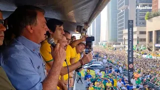 Bolsonaro discursa na Paulista, ataca STF e chama Alexandre de Moraes de canalha